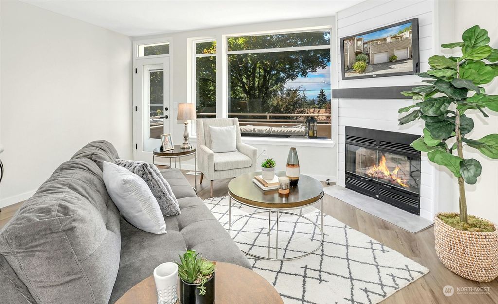 Photo of 11822 NE 80th Street #7, Kirkland, WA 98033 (MLS # 2309174)