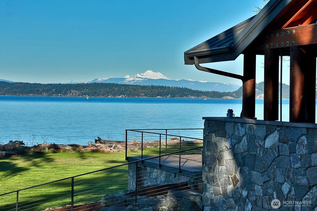 Photo of 689 Kellogg Lane, Oak Harbor, WA 98277 (MLS # 2490264)