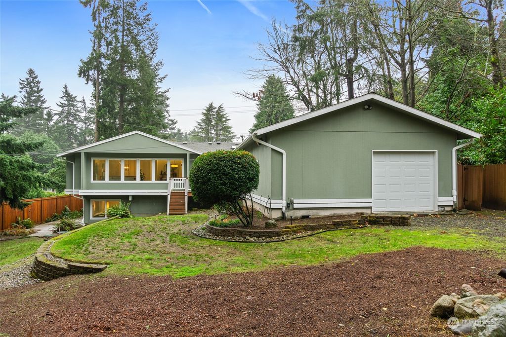 Photo of 2310 SW 304th Street, Federal Way, WA 98023 (MLS # 2183027)