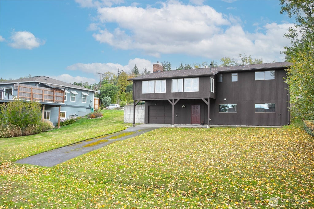 Photo of 2301 Huron Street, Bellingham, WA 98229 (MLS # 2591251)
