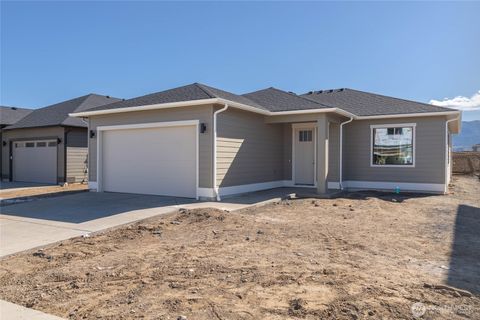 Photo of 574 S Oasis Loop #Lot 14, East Wenatchee, WA 98802 (MLS # 2468985)