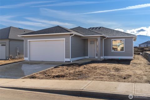 Photo of 574 S Oasis Loop, East Wenatchee, WA 98802 (MLS # 2468985)