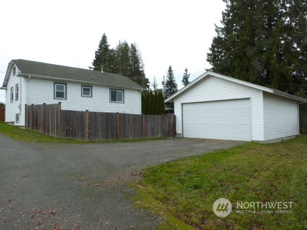Photo of 6807 Highland Drive, Everett, WA 98203 (MLS # 2185209)