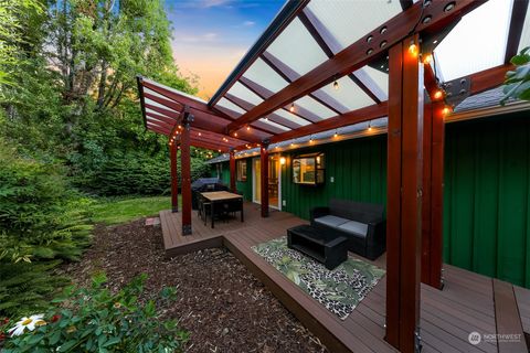 A home in Lake Forest Park