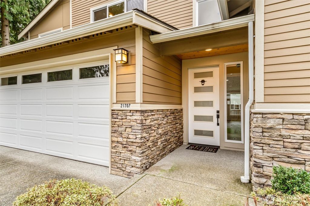Photo of 21707 2nd Avenue SE, Bothell, WA 98021 (MLS # 2489874)