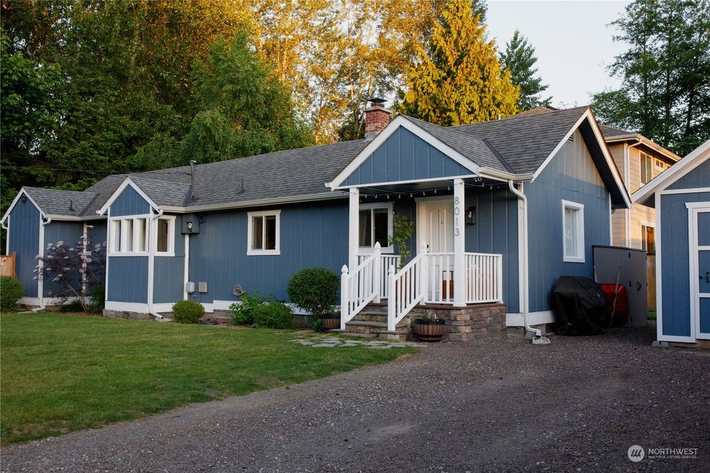 Photo of 8013 NE 185th Street, Kenmore, WA 98028 (MLS # 2148354)