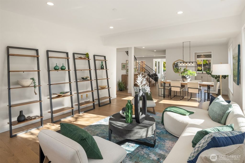 Photo of 720 20th Avenue W, Kirkland, WA 98033 (MLS # 2478767)