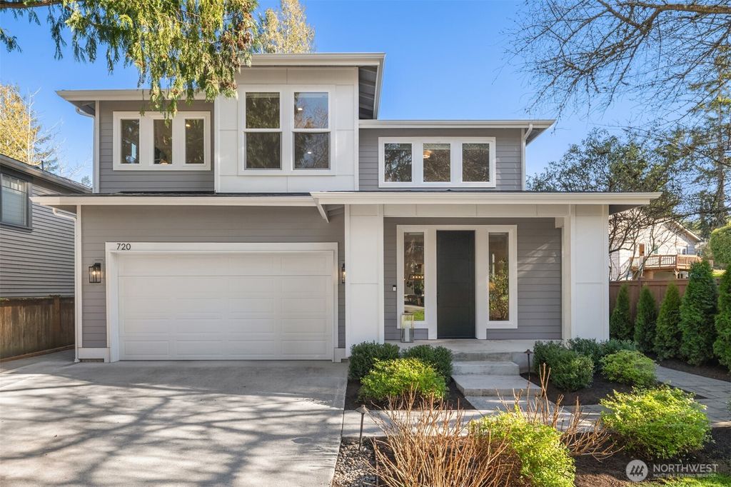 Photo of 720 20th Avenue W, Kirkland, WA 98033 (MLS # 2478767)