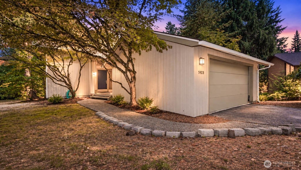 Photo of 5928 160th Court NE, Redmond, WA 98052 (MLS # 2589434)