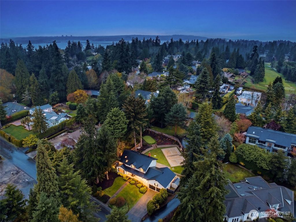 Photo of 7664 NE 14th Street, Medina, WA 98039 (MLS # 2500190)