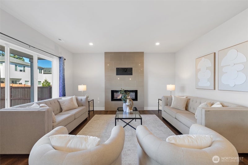 17802 1st Avenue W
