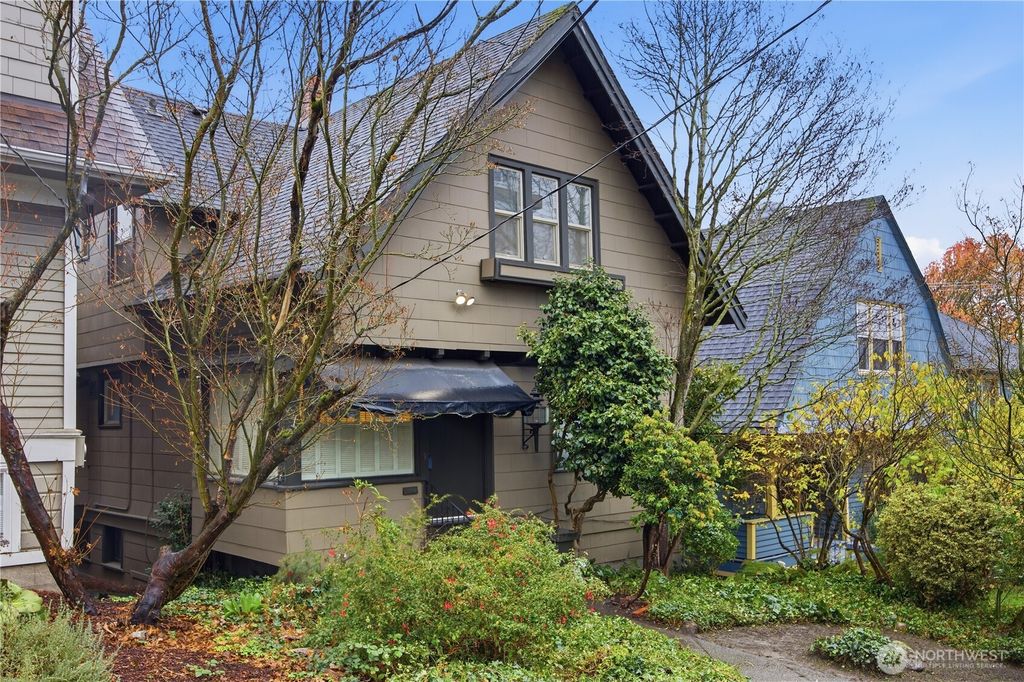 Photo of 708 Warren Avenue N, Seattle, WA 98109 (MLS # 2459098)