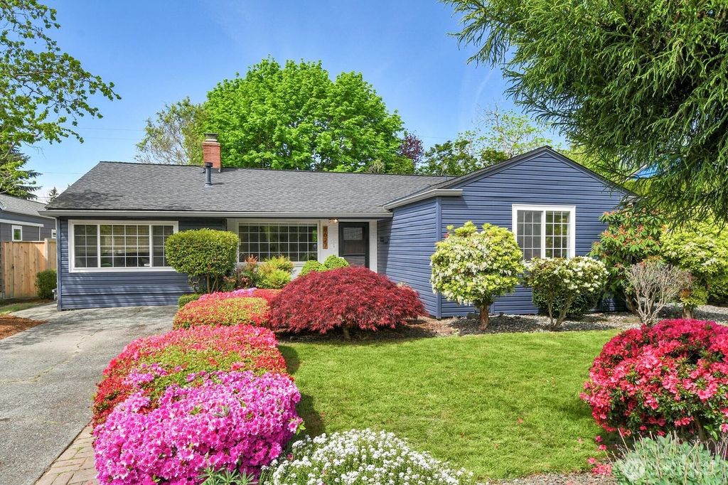 Photo of 8627 34th Avenue SW, Seattle, WA 98126 (MLS # 2522388)