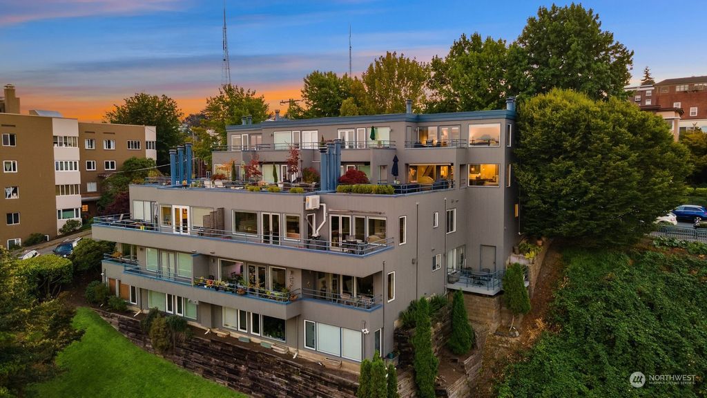 Photo of 1900 Taylor Avenue N #G, Seattle, WA 98109 (MLS # 2025521)