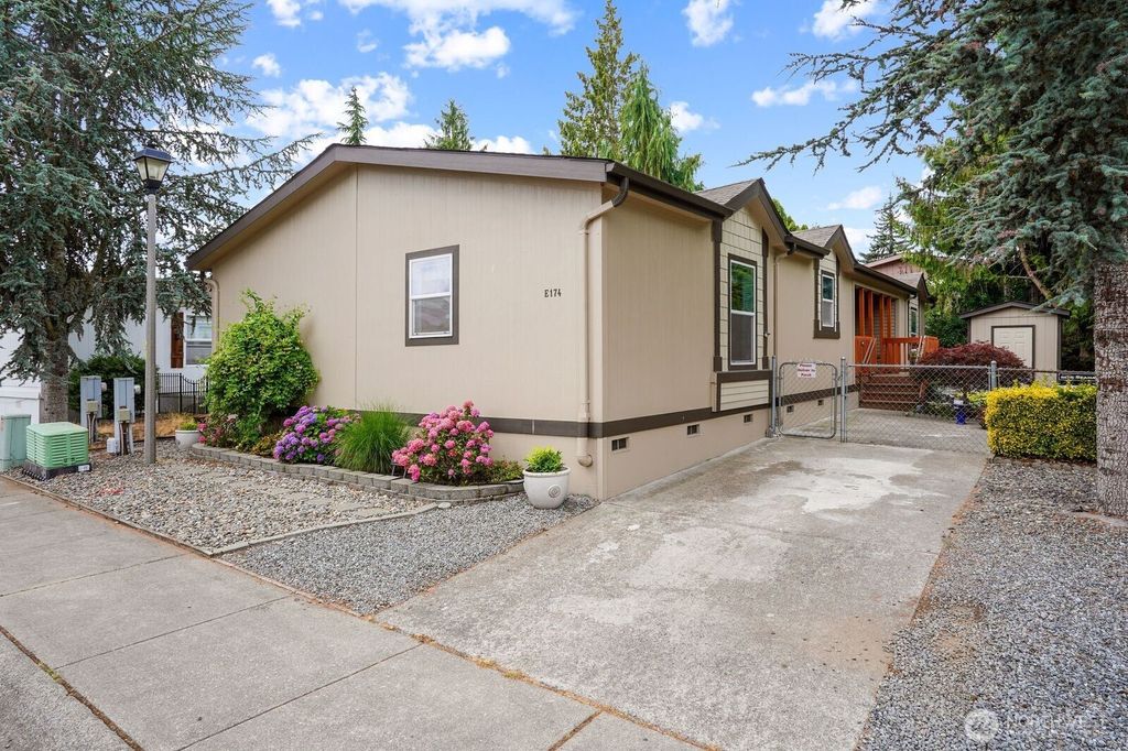 Photo of 31600 SE 126th Avenue #E-174, Auburn, WA 98092 (MLS # 2410228)