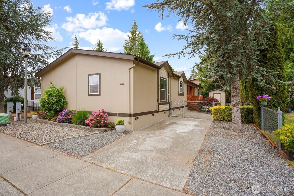 Photo of 31600 SE 126th Avenue #E-174, Auburn, WA 98092 (MLS # 2410228)