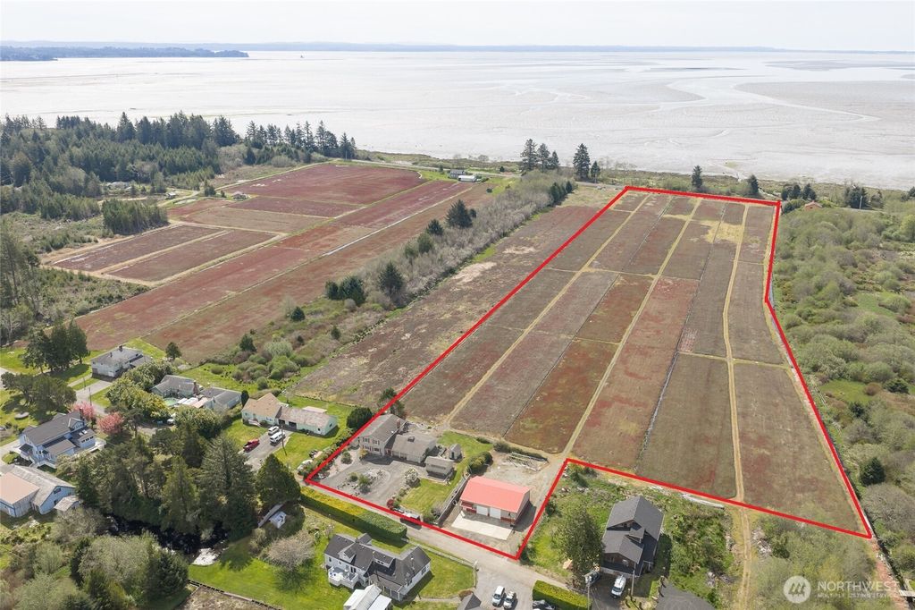 Photo of 91 Hogan Road, Hoquiam, WA 98550 (MLS # 2511950)