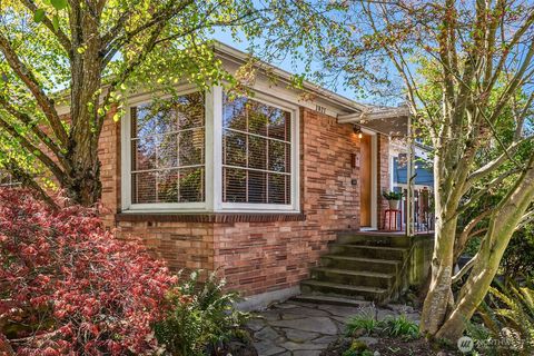 Photo of 1821 N 47th Street, Seattle, WA 98103 (MLS # 2504719)