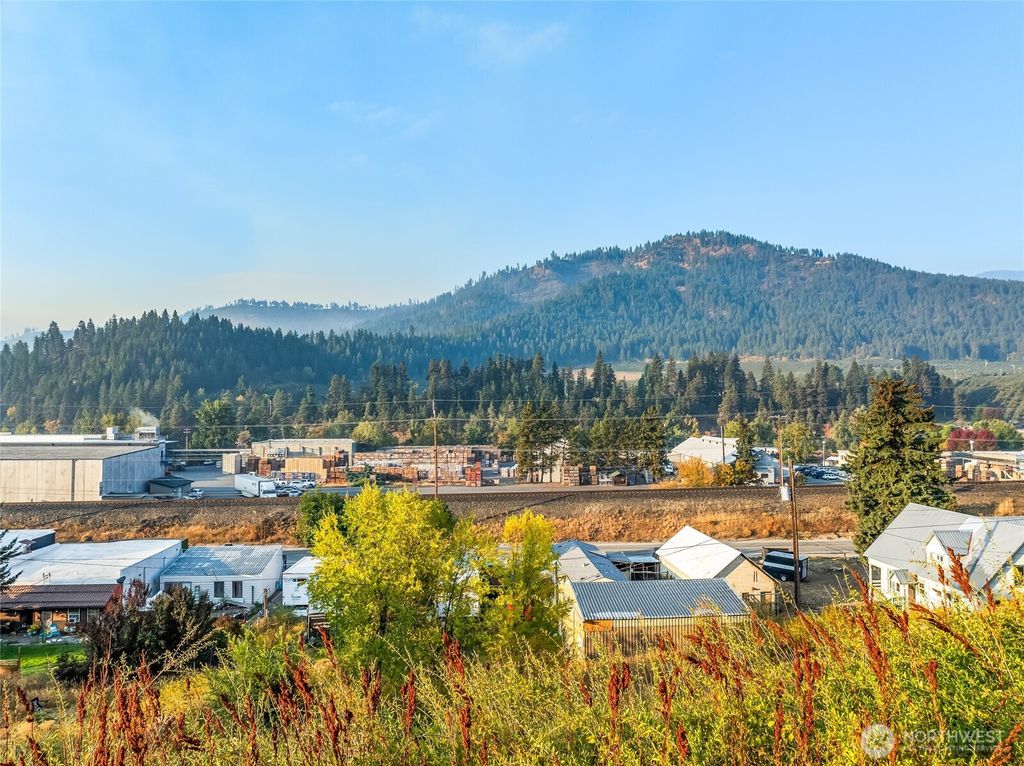 Photo of 15 High Street, Peshastin, WA 98847 (MLS # 2445507)