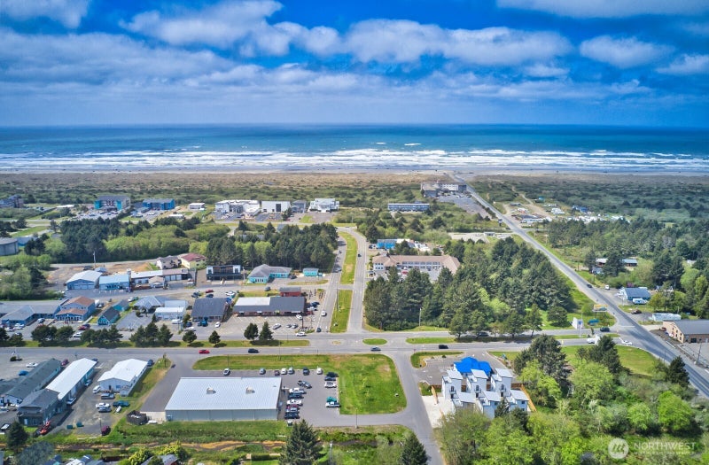899 Ocean Shores Boulevard NW