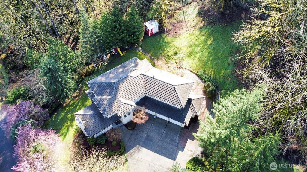 Photo of 17955 SE 60th Street, Bellevue, WA 98006 (MLS # 2438534)