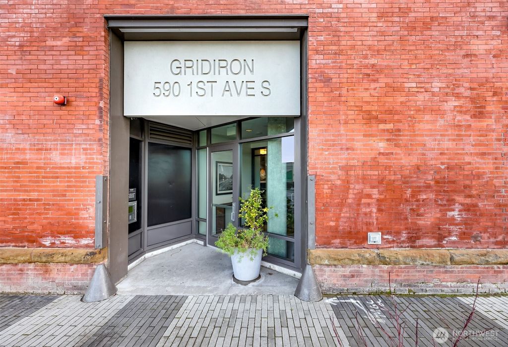 Photo of 590 1st Avenue S #810, Seattle, WA 98104 (MLS # 2467824)