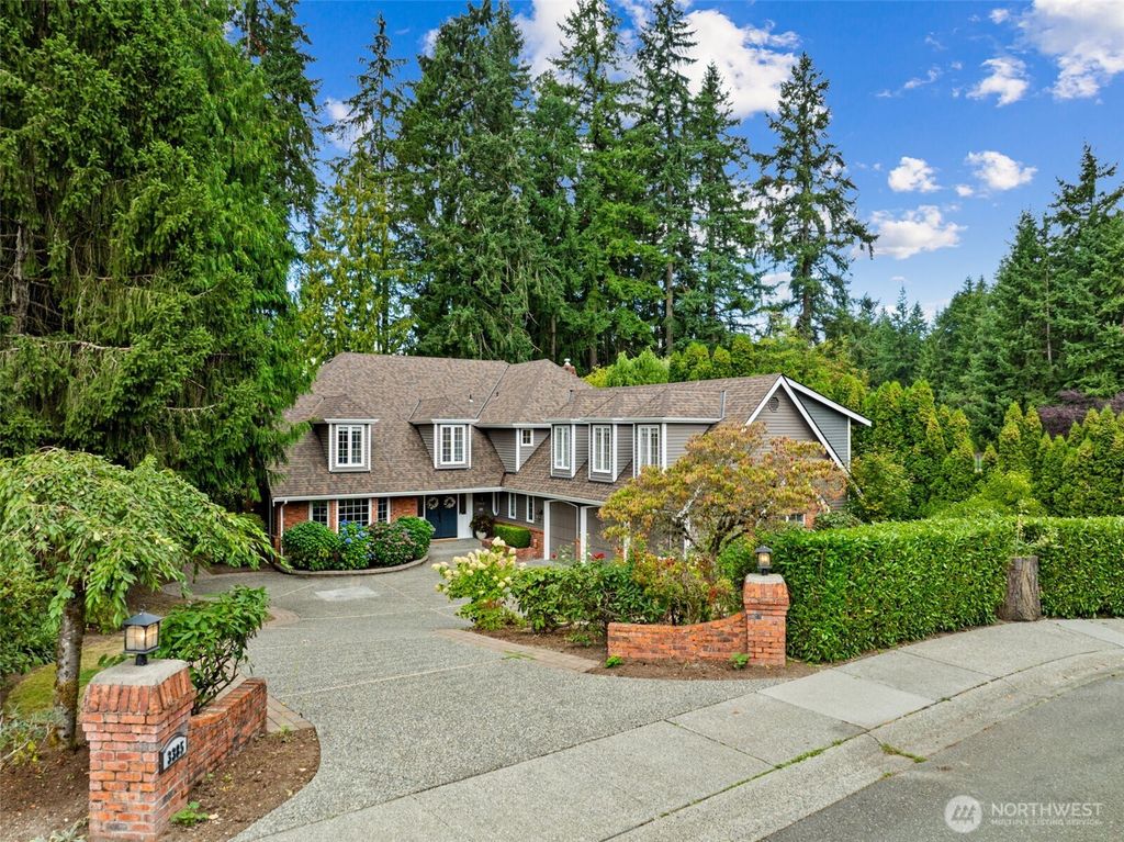 Photo of 3385 126th Avenue NE, Bellevue, WA 98005 (MLS # 2422903)