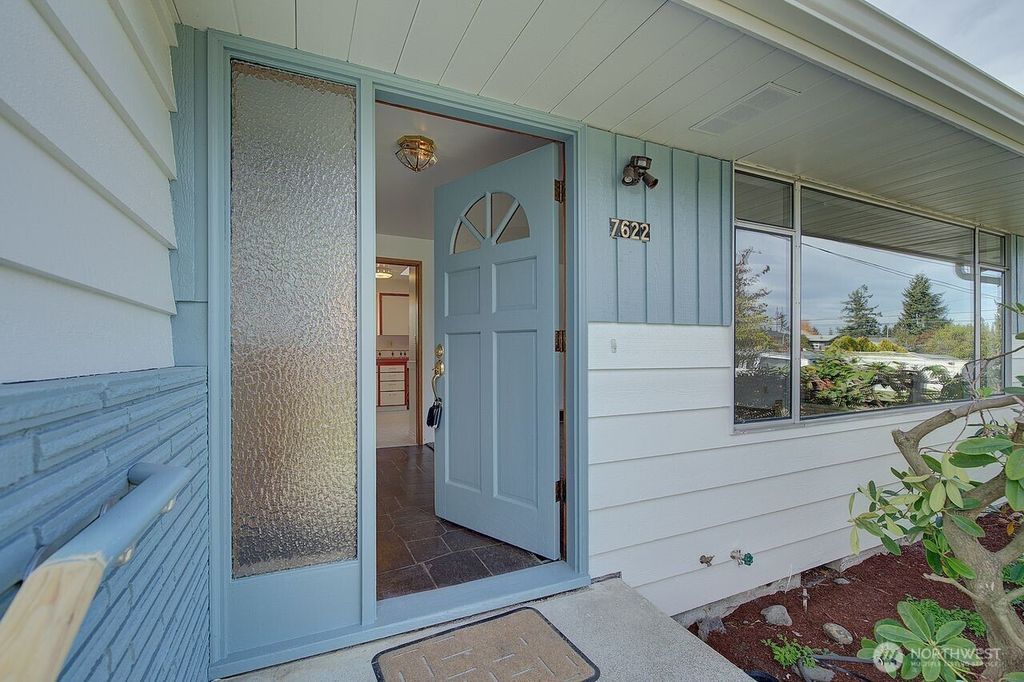 Photo of 7622 Easy Street, Everett, WA 98203 (MLS # 2450762)