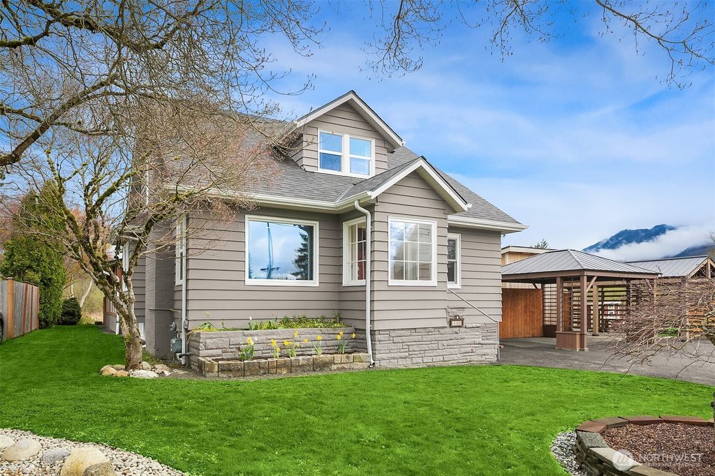 Photo of 8930 Meadowbrook Way SE, Snoqualmie, WA 98065 (MLS # 2354911)