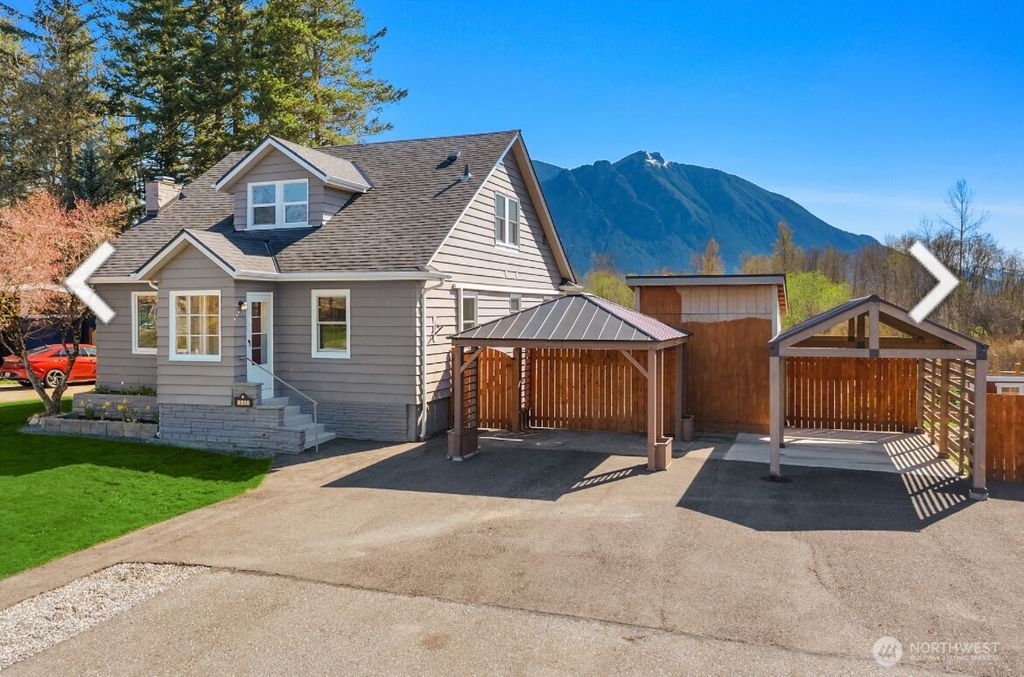 Photo of 8930 Meadowbrook Way SE, Snoqualmie, WA 98065 (MLS # 2354911)