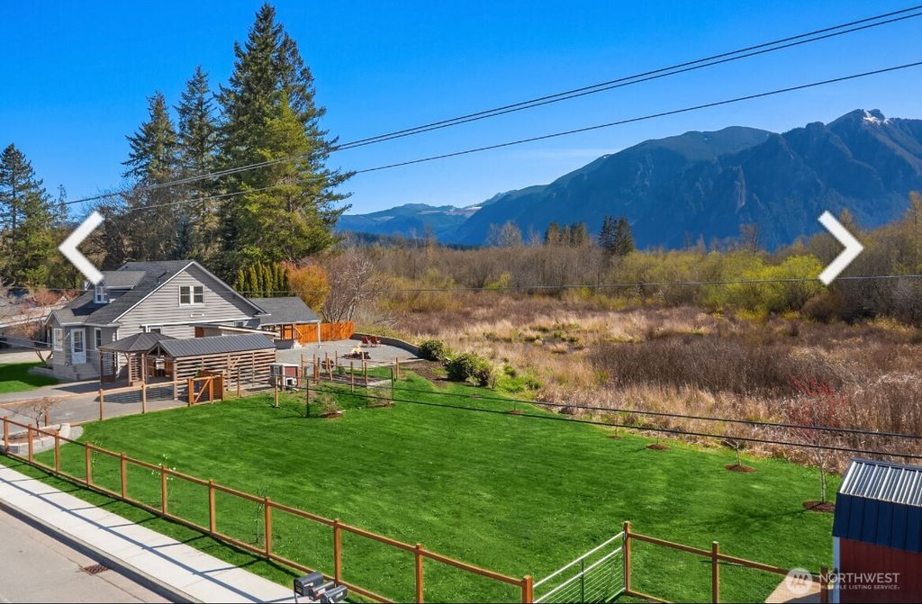 Photo of 8930 Meadowbrook Way SE, Snoqualmie, WA 98065 (MLS # 2354911)