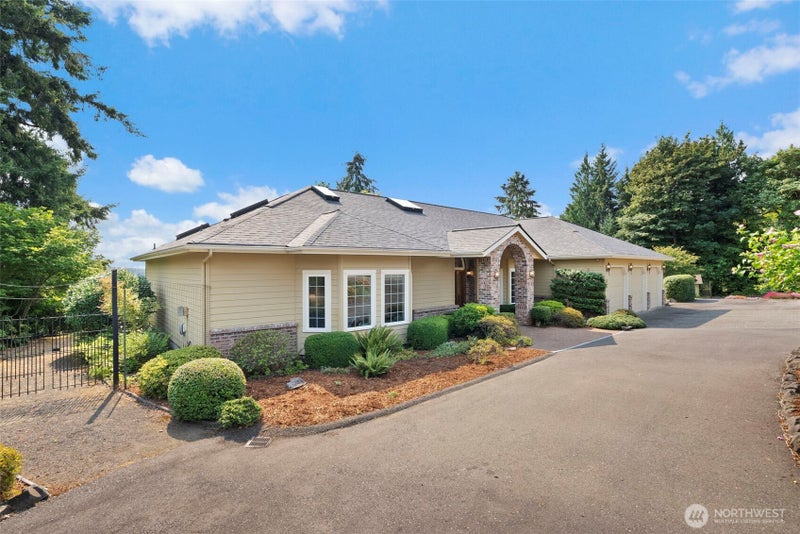 30 SE Dawnview Crest