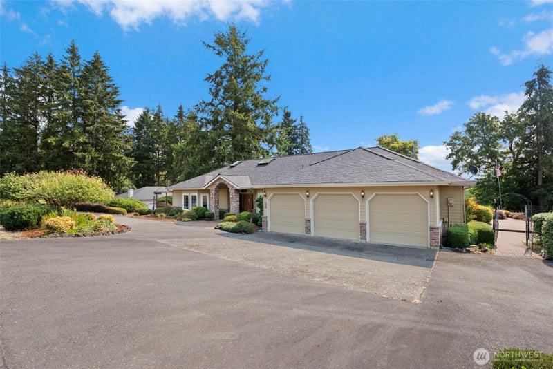 30 SE Dawnview Crest
