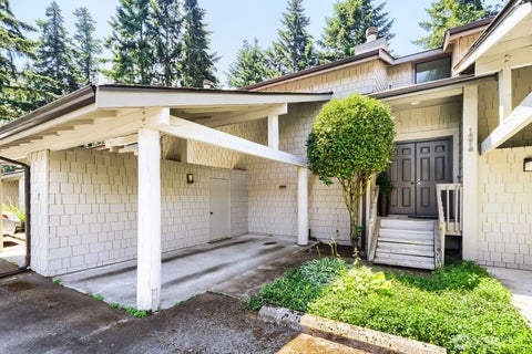 Photo of 14615 NE 35th Street #K4, Bellevue, WA 98007 (MLS # 2542279)