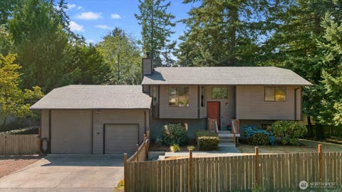 Photo of 1511 N Lake Stickney Drive, Lynnwood, WA 98087 (MLS # 2570106)