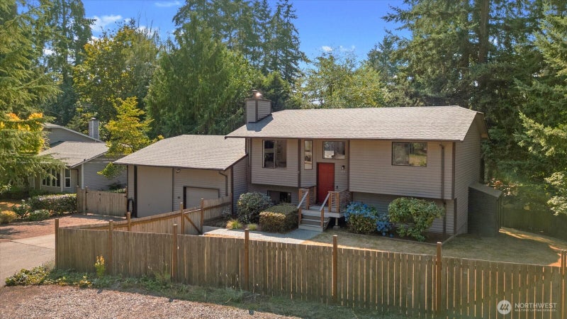 1511 N Lake Stickney Drive