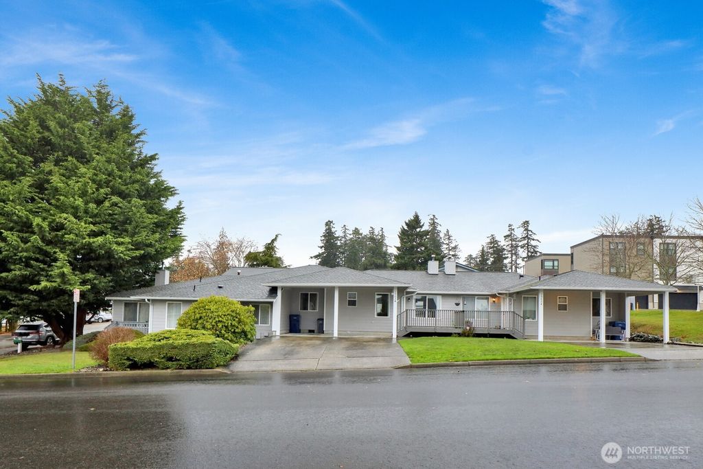 Photo of 1502 Burrows Court, Anacortes, WA 98221 (MLS # 2459919)