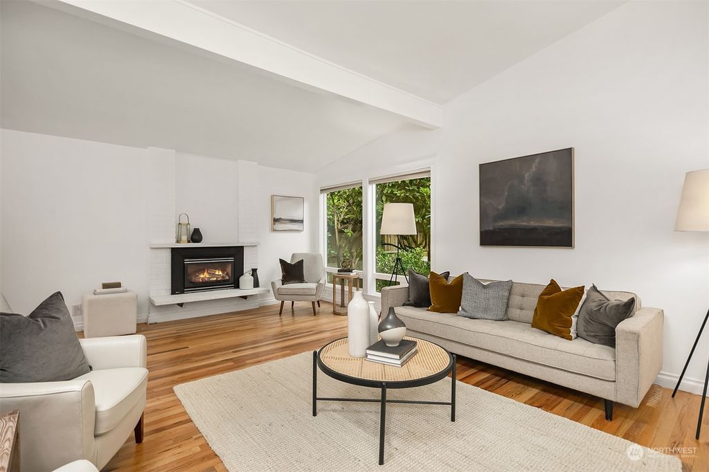 Photo of 16111 SE 31st Street, Bellevue, WA 98008 (MLS # 2134716)