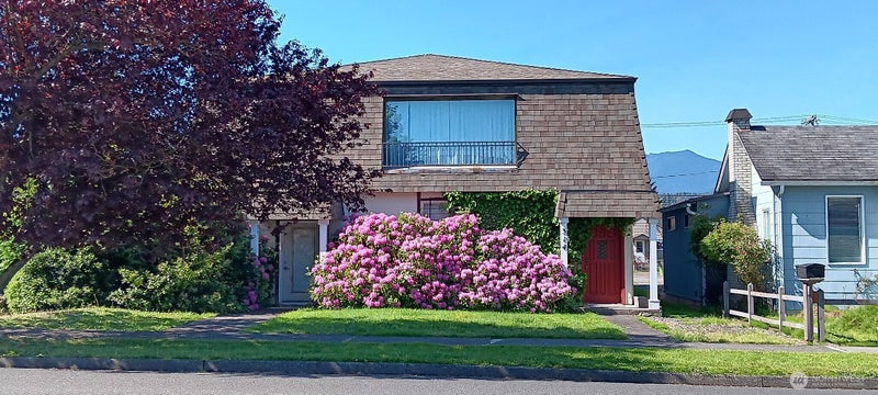 314 E 5th street