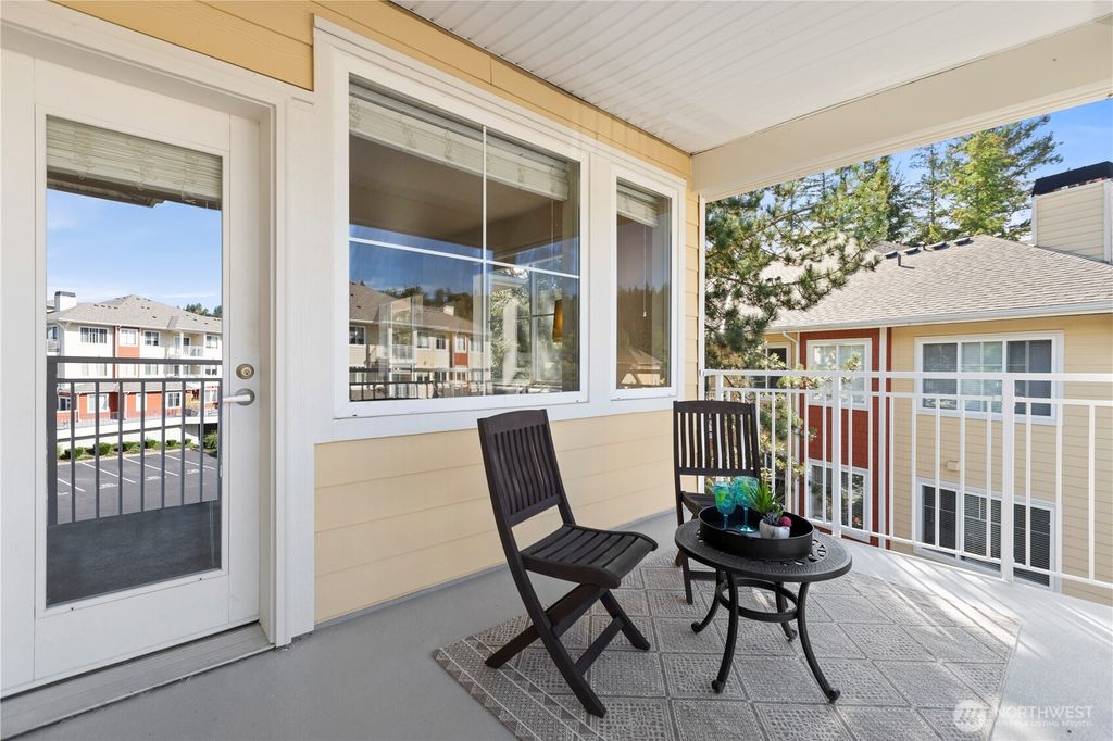 Photo of 503 225th Lane NE #F306, Sammamish, WA 98074 (MLS # 2494955)