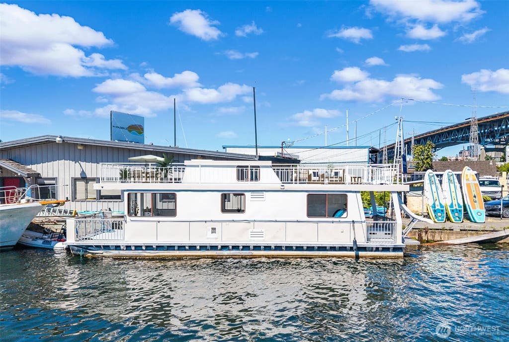 Photo of 10 E Allison Street, Seattle, WA 98102 (MLS # 2563195)