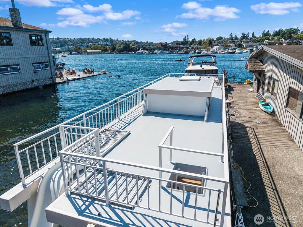 Photo of 10 E Allison Street, Seattle, WA 98102 (MLS # 2563195)