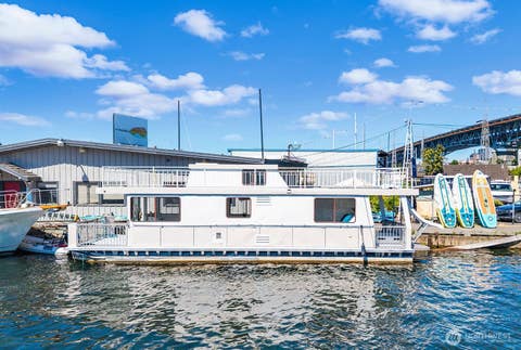 Photo of 10 E Allison Street, Seattle, WA 98102 (MLS # 2563195)