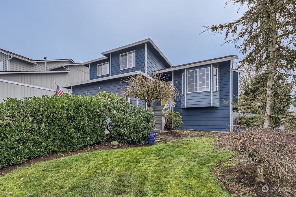 Photo of 11106 16th Place SE, Lake Stevens, WA 98258 (MLS # 2322730)