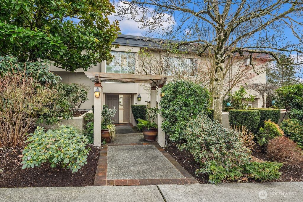 Photo of 7 10th Avenue, Kirkland, WA 98033 (MLS # 2435982)