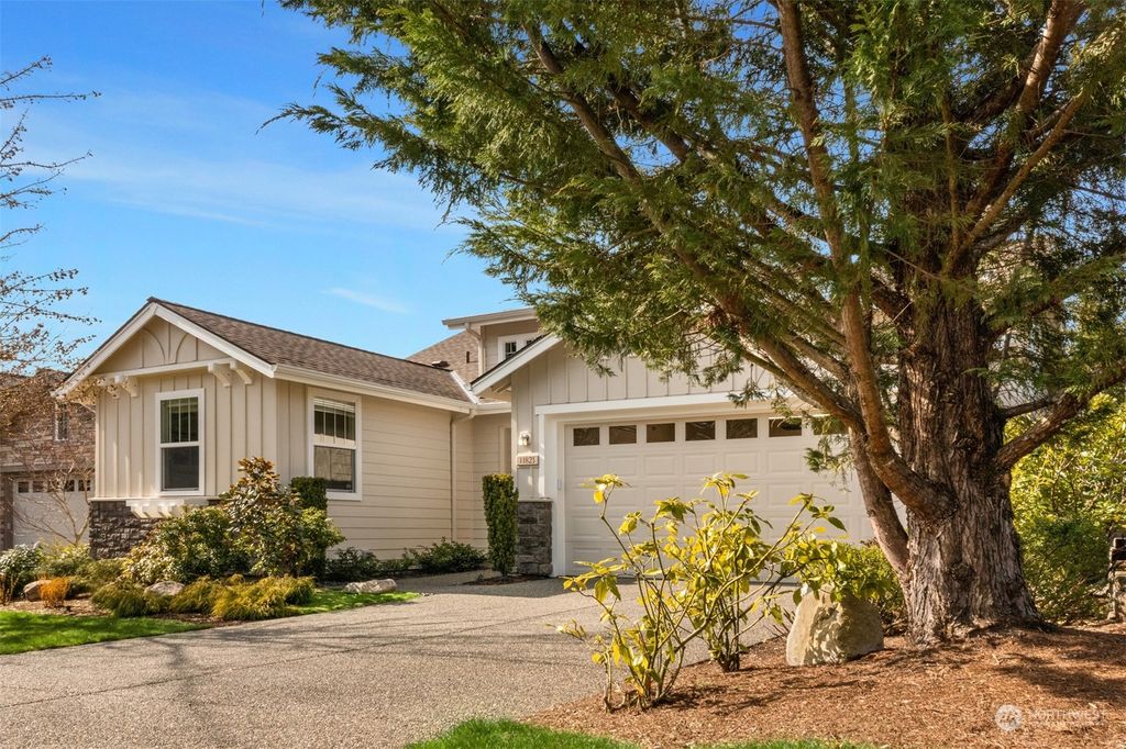 Photo of 11821 Big Leaf Way NE, Redmond, WA 98053 (MLS # 2047835)