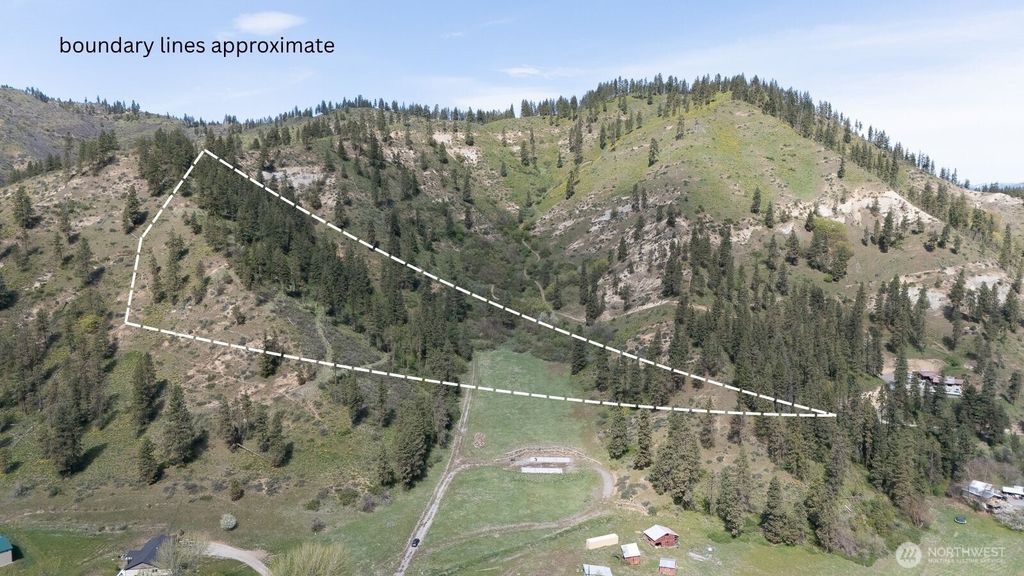 Photo of 67 Karl Downs Lane, Cashmere, WA 98815 (MLS # 2509459)