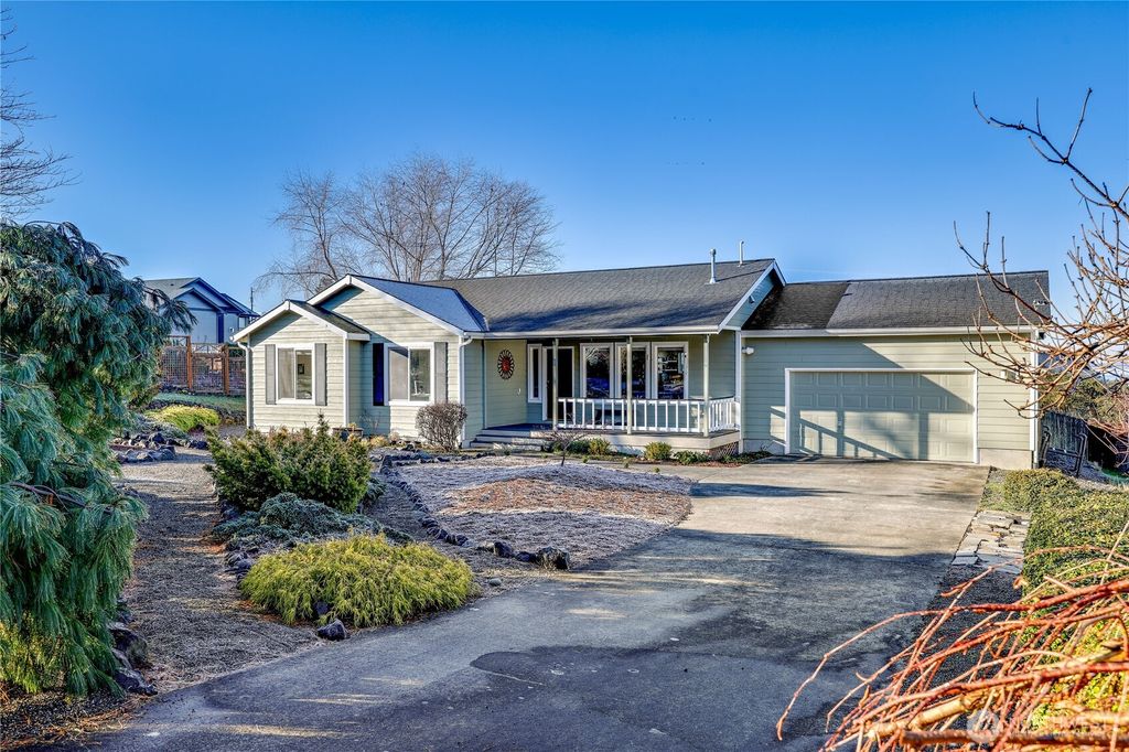 Photo of 113 Marine View Place, Port Townsend, WA 98368 (MLS # 2468858)