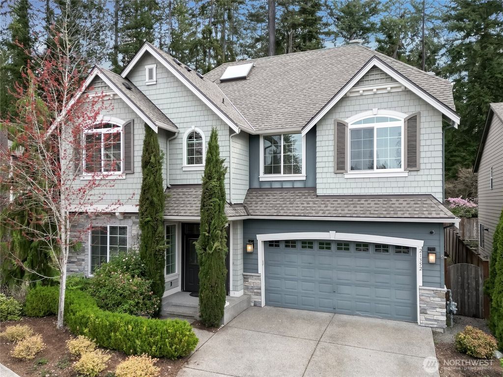 Photo of 21352 NE 9th Place, Sammamish, WA 98074 (MLS # 2348765)