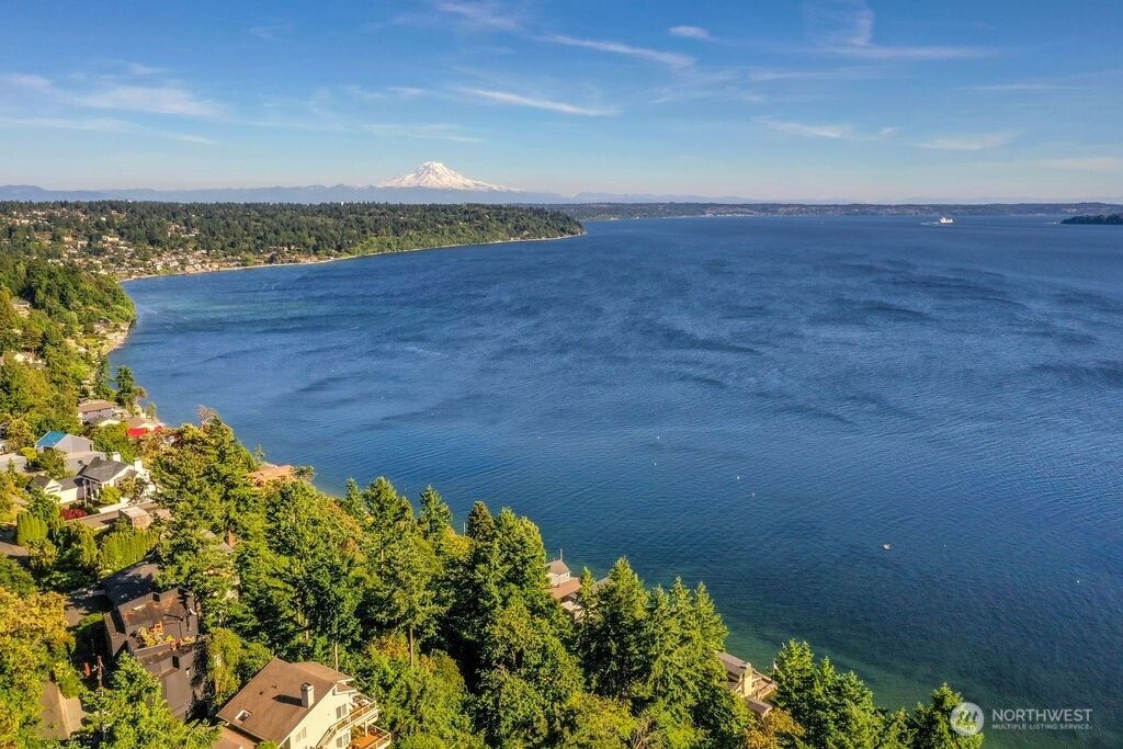 Photo of 3111 SW 170th Street, Burien, WA 98166 (MLS # 2384429)